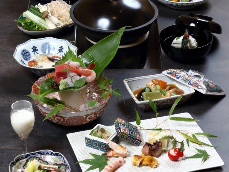 「三夏の古香里庵」創作懐石（7月-8月）